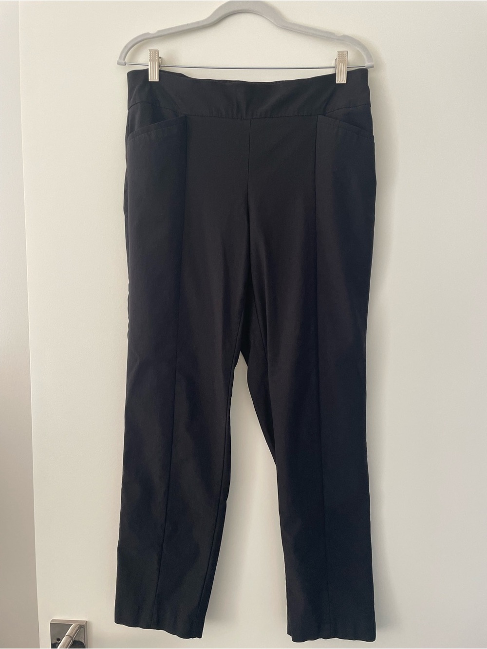 Chico's So Slimming Straight Leg Pants Black - Size 1.5 Short
